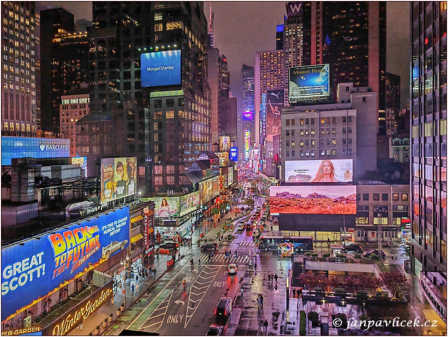 BROADWAY -  THEATER DISTRICT