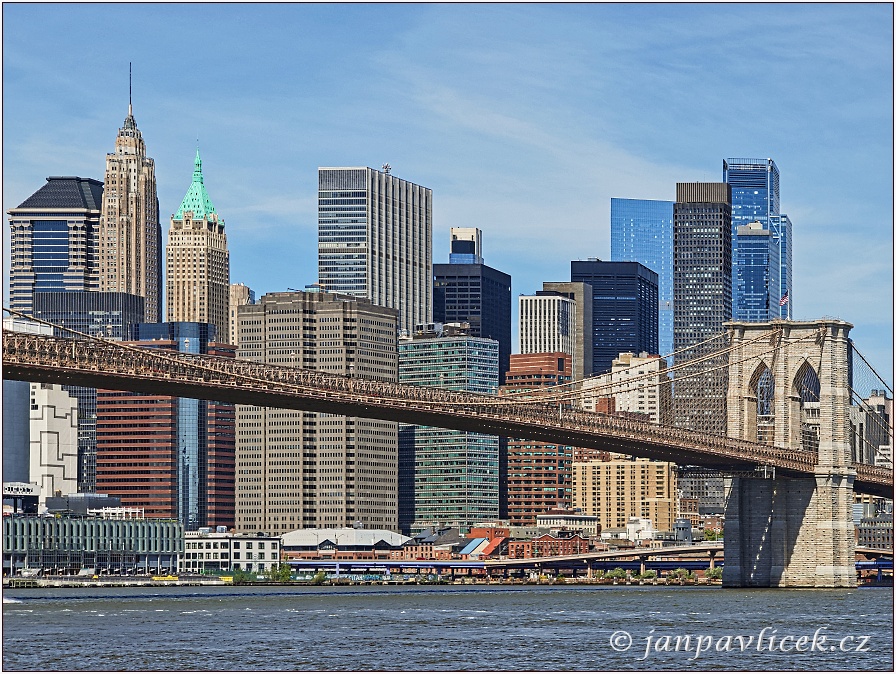 BROOKLYN BRIDGE  A  LOWER  MANHATTAN