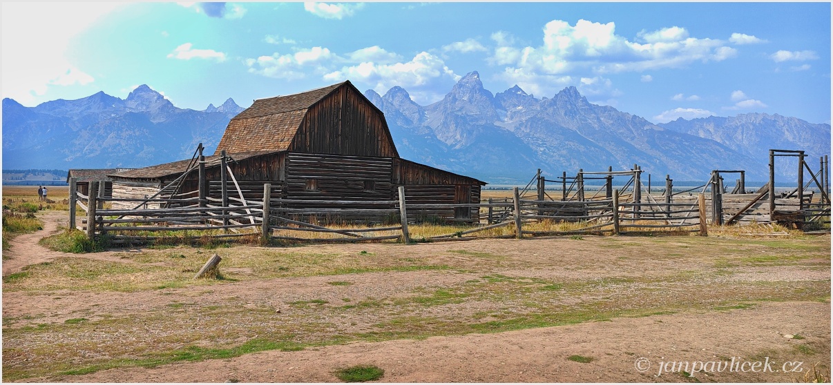 John Moulton Barn (usedlost)
