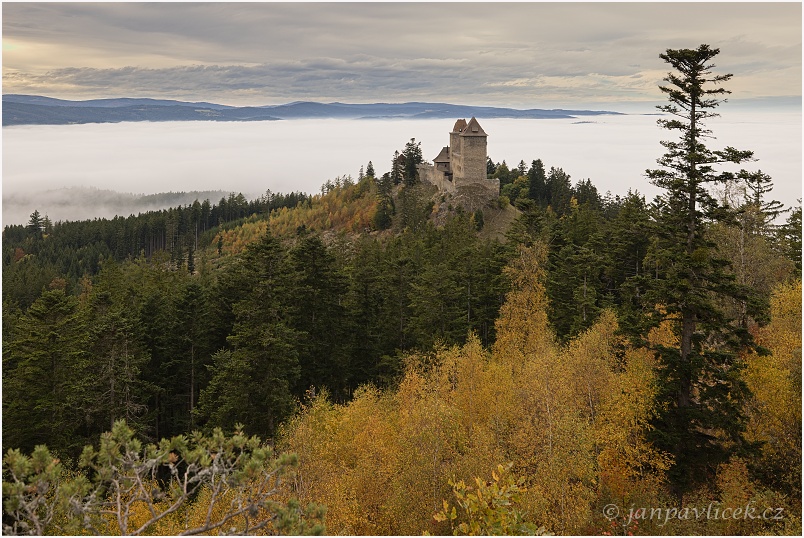 KAŠPERK NAD MOŘEM MRAKŮ