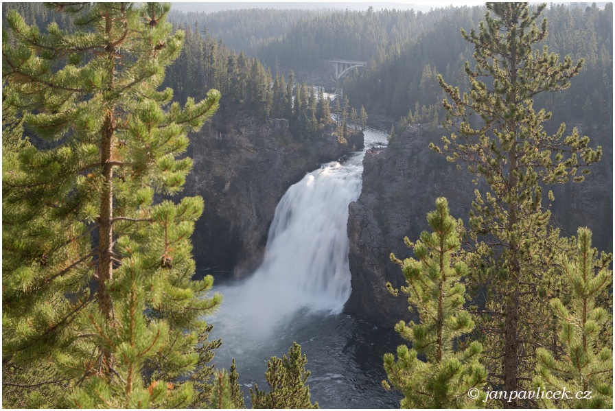 Velký kaňon řeky Yellowstone - Horní vodopád