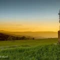 Boží muka na Zhůří, vlevo na horizontu Velký Roklan (1453... | fotografie