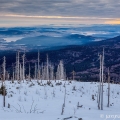 Plechý (1378m) :  Lipno u Horní Plané, vpravo hřeben... | fotografie