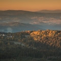 První paprsky nad údolím Otavy, vlevo Křemelná (1125m)... | fotografie